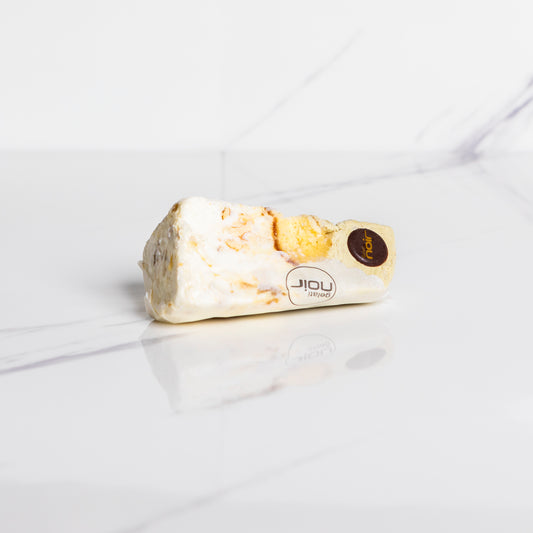 Cassata di bufala al pistacchio, noci e fichi