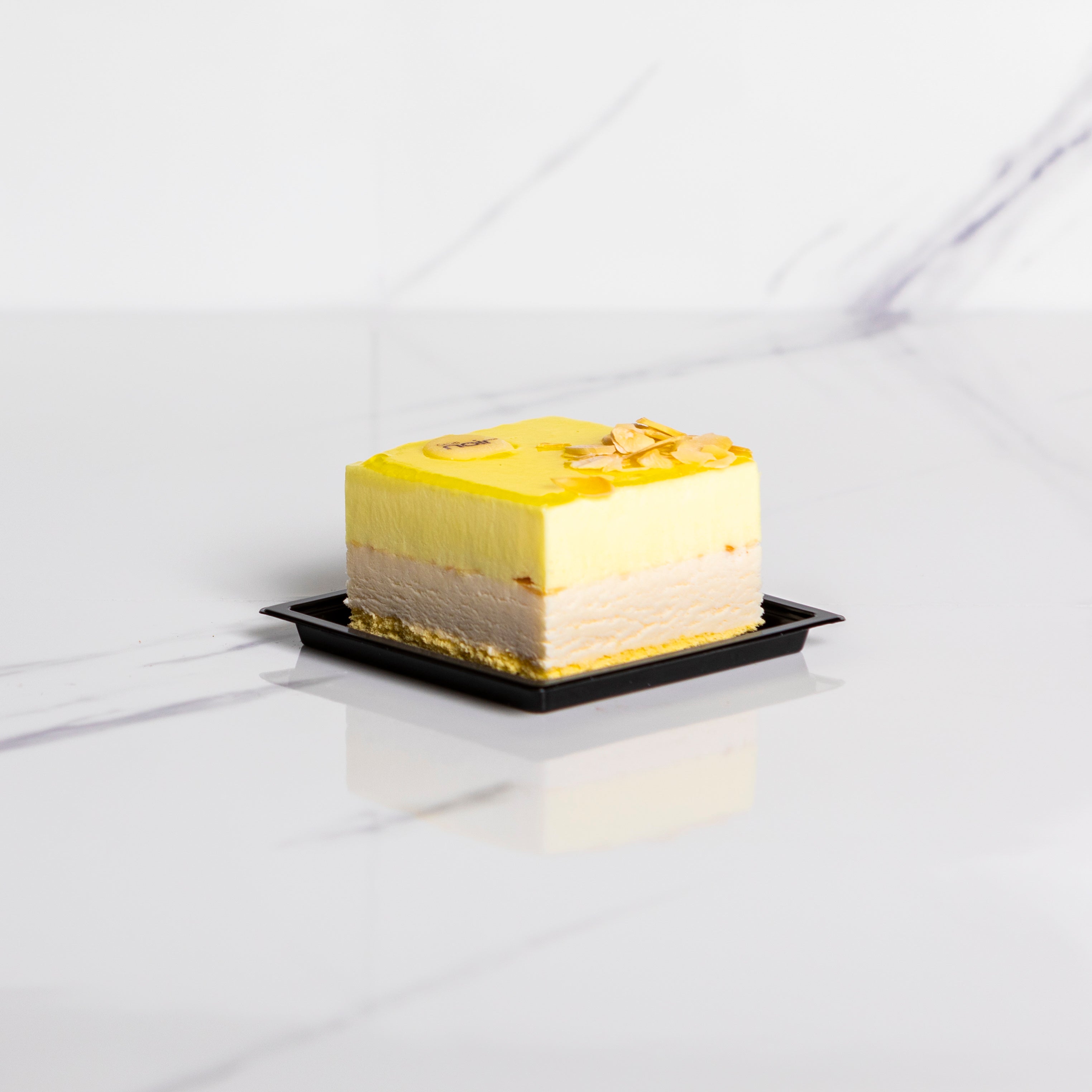 Mousse monoporzione limone e latte di mandorla