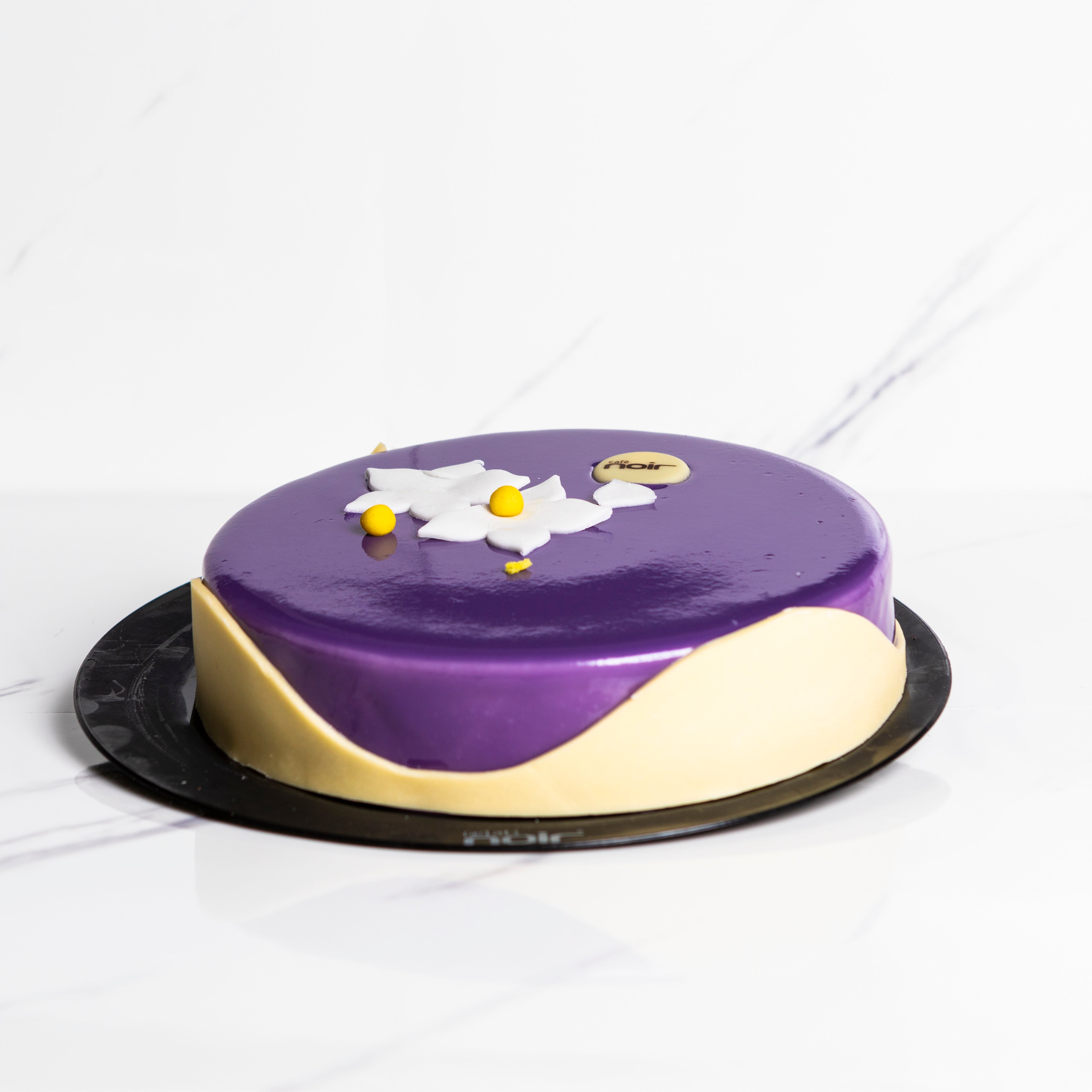 Torta mousse yogurt, mirtilli e cioccolato bianco