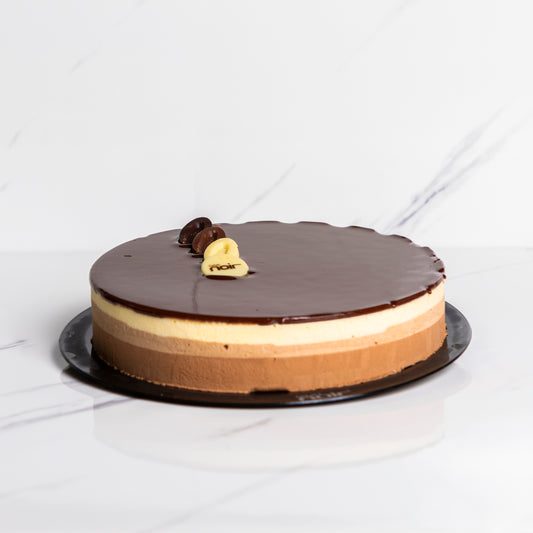Torta mousse ai tre cioccolati